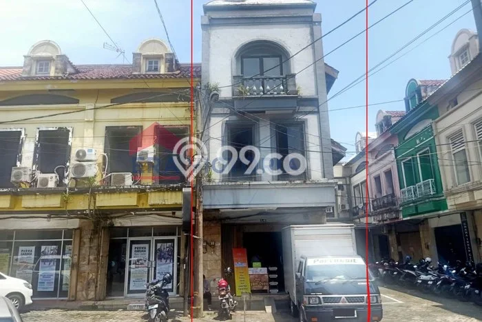 Ruko untuk Disewa di Pusat Malang Luas Bangunan 215m2 Ruko untuk Disewa di Pusat Malang Luas Bangunan 215m2