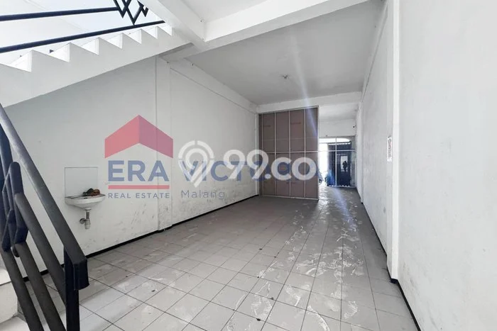 Ruko untuk disewa di Blimbing punya LT 92m2 & LB 180m2 harga sewa kompetitif Ruko untuk disewa di Blimbing punya LT 92m2 & LB 180m2 harga sewa kompetitif