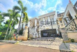 Ready to Use! Luxury House LT 783m2 Desain Elegan di Warung Buncit Ready to Use! Luxury House LT 783m2 Desain Elegan di Warung Buncit