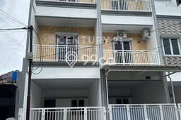Dijual Hunian Rumah Nyaman 4 Kamar di Duri Kepa, Jakarta Barat Dijual Hunian Rumah Nyaman 4 Kamar di Duri Kepa, Jakarta Barat