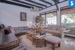 PROMO TERBATAS! Rumah Berkualitas area Sukasari, Bandung, LT 595m² Bangunan 315m² PROMO TERBATAS! Rumah Berkualitas area Sukasari, Bandung, LT 595m² Bangunan 315m²