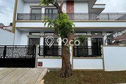 Dijual Rumah Luas Elegan Dengan View Cantik di BSD City, Tangerang Dijual Rumah Luas Elegan Dengan View Cantik di BSD City, Tangerang