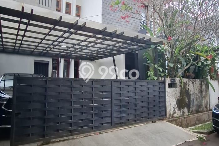 Hunian Mewah LB 250m2 Siap Pakai Desain Elegan di Sektor 9-Bintaro, Tangerang Selatan Hunian Mewah LB 250m2 Siap Pakai Desain Elegan di Sektor 9-Bintaro, Tangerang Selatan