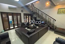 Hunian Elit LB 198m2 Siap Pakai Desain Elegan di Surya Sumantri, Bandung Hunian Elit LB 198m2 Siap Pakai Desain Elegan di Surya Sumantri, Bandung