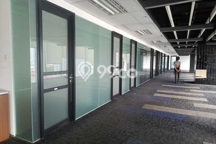 Unit Kantor Disewakan di Kebon Sirih di Area Ramai & Strategis Unit Kantor Disewakan di Kebon Sirih di Area Ramai & Strategis