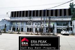 Ruko Disewa di Jakarta Selatan dengan LB 1360m2 Area Komersial Ramai Ruko Disewa di Jakarta Selatan dengan LB 1360m2 Area Komersial Ramai