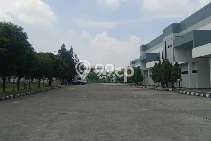 Gudang Disewa di Bekasi dengan LB 1283m2 Area Komersial Ramai Gudang Disewa di Bekasi dengan LB 1283m2 Area Komersial Ramai