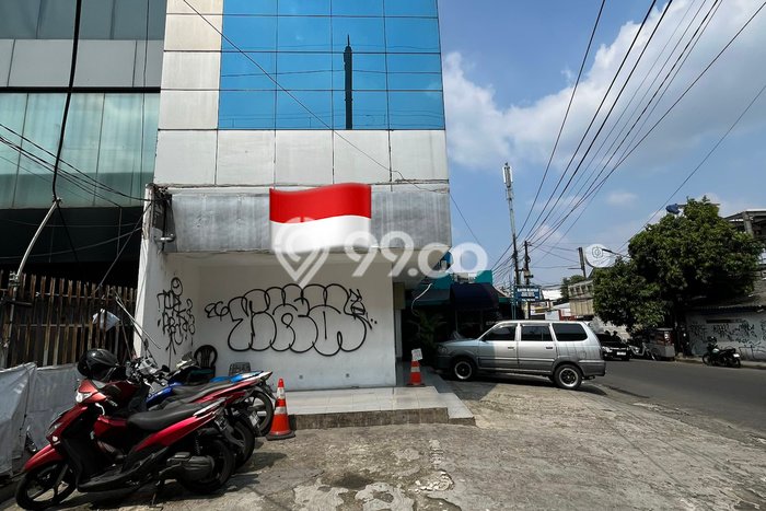 Unit Ruko Dijual di Jakarta Selatan LT 333m2 & LB 226m2 Unit Ruko Dijual di Jakarta Selatan LT 333m2 & LB 226m2