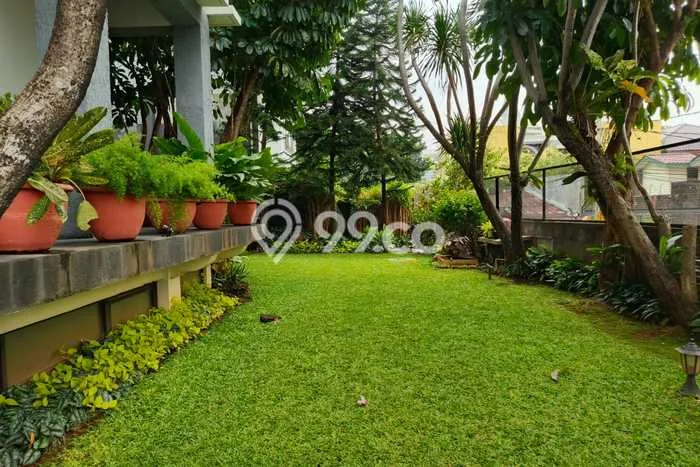 Hunian Minimalis dengan LT 636m2 & LB 1000m2 Disewakan di Pondok Indah Hunian Minimalis dengan LT 636m2 & LB 1000m2 Disewakan di Pondok Indah