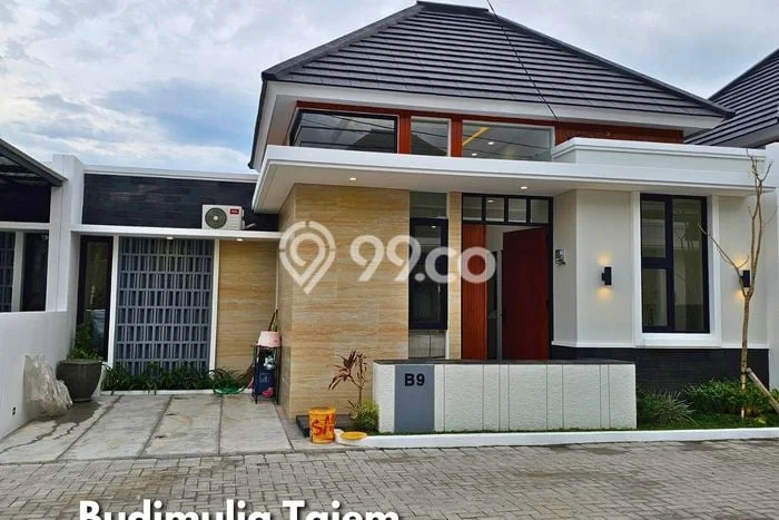 Rumah Minimalis 3 KT di Maguwoharjo Yogyakarta Semi Furnished Rumah Minimalis 3 KT di Maguwoharjo Yogyakarta Semi Furnished