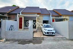For Sale Rumah 3 Kamar Lokasi Ideal Bagus dan Strategis di Depok For Sale Rumah 3 Kamar Lokasi Ideal Bagus dan Strategis di Depok
