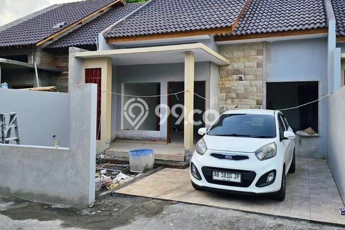 For Sale Rumah 3 Kamar Lokasi Ideal Bagus dan Strategis di Depok For Sale Rumah 3 Kamar Lokasi Ideal Bagus dan Strategis di Depok