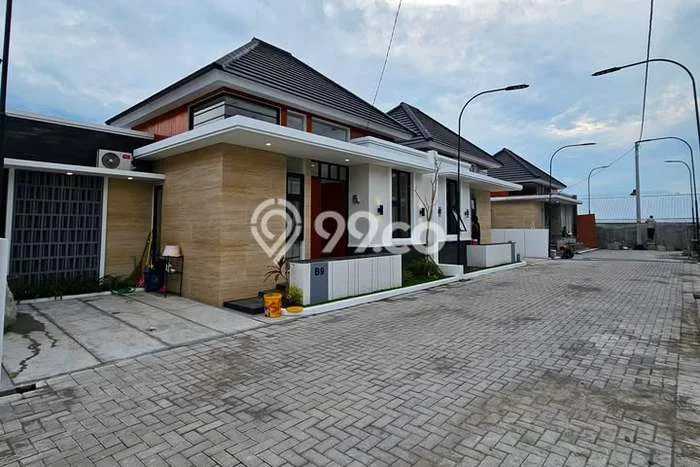 Rumah Minimalis 3 KT di Maguwoharjo Yogyakarta Semi Furnished Rumah Minimalis 3 KT di Maguwoharjo Yogyakarta Semi Furnished