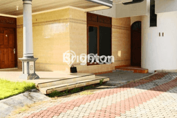 EXCLUSIVE OFFER! Rumah di Renon, 5 KT, Area Premium, LT 400m² LB 300m² EXCLUSIVE OFFER! Rumah di Renon, 5 KT, Area Premium, LT 400m² LB 300m²