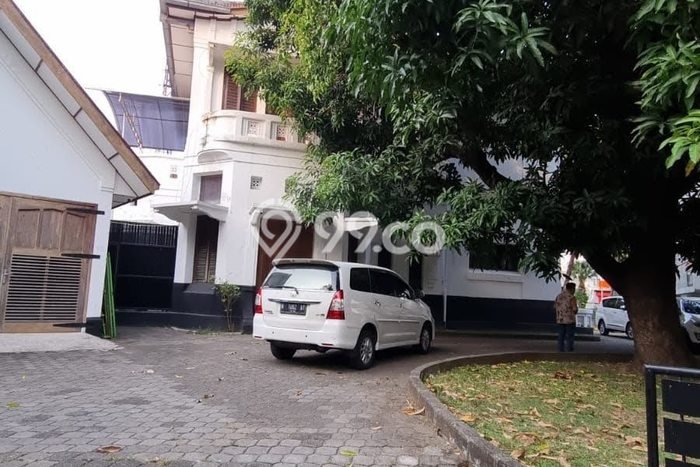 Jual Rumah Mewah Megah Dengan View Cantik di Raya Darmo, Surabaya Jual Rumah Mewah Megah Dengan View Cantik di Raya Darmo, Surabaya