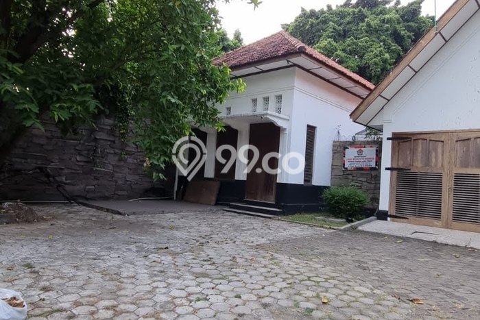 Jual Rumah Mewah Megah Dengan View Cantik di Raya Darmo, Surabaya Jual Rumah Mewah Megah Dengan View Cantik di Raya Darmo, Surabaya