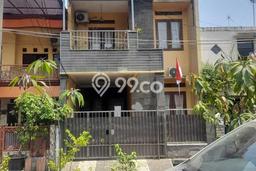 Rumah di Pondok Kelapa, 3 KT, Lingkungan Asri, Luas 93m² Bangunan 150m² Rumah di Pondok Kelapa, 3 KT, Lingkungan Asri, Luas 93m² Bangunan 150m²