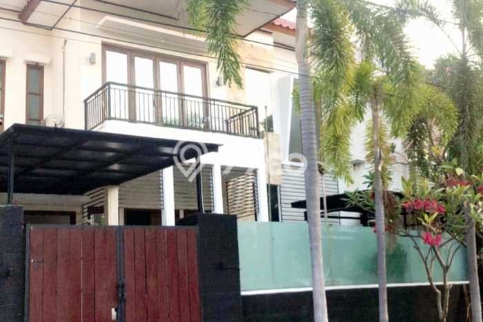 Hunian Mewah Dijual LT 180m2 di Dukuh Pakis, Surabaya Hunian Mewah Dijual LT 180m2 di Dukuh Pakis, Surabaya