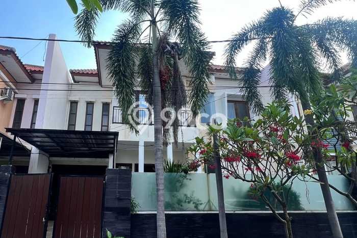 Hunian Mewah Dijual LT 180m2 di Dukuh Pakis, Surabaya Hunian Mewah Dijual LT 180m2 di Dukuh Pakis, Surabaya