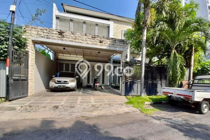 Rumah Mewah LB 350m2 Siap Pakai Desain Elegan di Manyar, Surabaya Rumah Mewah LB 350m2 Siap Pakai Desain Elegan di Manyar, Surabaya