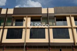 Ruko Premium Kawasan , Luas 240m2m², Mainroad, Tingkat Keramaian Tinggi Ruko Premium Kawasan , Luas 240m2m², Mainroad, Tingkat Keramaian Tinggi