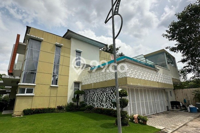 Rumah Strategis Batam Centre, Batam, Luas 304m2m² LB 330m2m² Rumah Strategis Batam Centre, Batam, Luas 304m2m² LB 330m2m²
