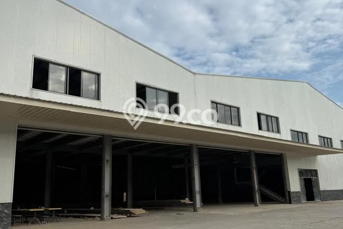 Gudang Disewa di Batam dengan LB 13388m2 Area Komersial Ramai Gudang Disewa di Batam dengan LB 13388m2 Area Komersial Ramai