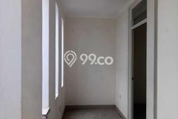 Rumah Terawat di , Jakarta Barat, LT 136m2m², LB 155m2m² Rumah Terawat di , Jakarta Barat, LT 136m2m², LB 155m2m²