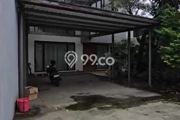Hunian Minimalis dengan LT 440m2 & LB 300m2 Dikontrakkan di Tanjung Duren Hunian Minimalis dengan LT 440m2 & LB 300m2 Dikontrakkan di Tanjung Duren