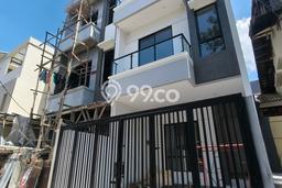 Rumah Elit LB 170m2 Siap Pakai Desain Elegan di Taman Ratu, Jakarta Barat Rumah Elit LB 170m2 Siap Pakai Desain Elegan di Taman Ratu, Jakarta Barat