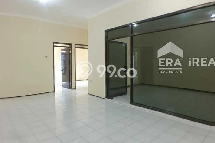 Disewakan! Rumah 4 Kamar Tidur &
2 Kamar Mandi di Solo Baru, Surakarta Disewakan! Rumah 4 Kamar Tidur &
2 Kamar Mandi di Solo Baru, Surakarta