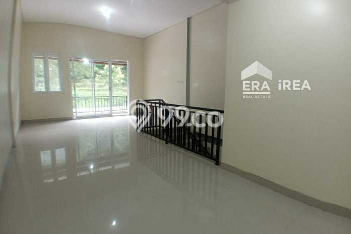 Ruko untuk disewa di Tawangmangu punya LT 100m2 & LB 100m2 harga sewa kompetitif Ruko untuk disewa di Tawangmangu punya LT 100m2 & LB 100m2 harga sewa kompetitif
