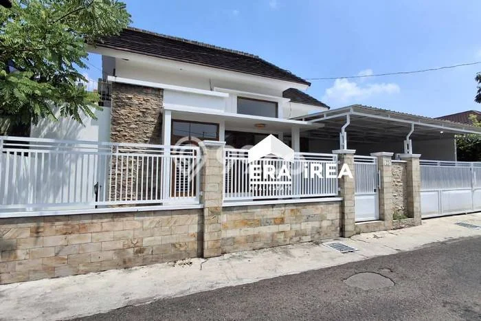 Jual Rumah Strategis Bagus Punya 2 KT di Serengan Surakarta SHM Jual Rumah Strategis Bagus Punya 2 KT di Serengan Surakarta SHM