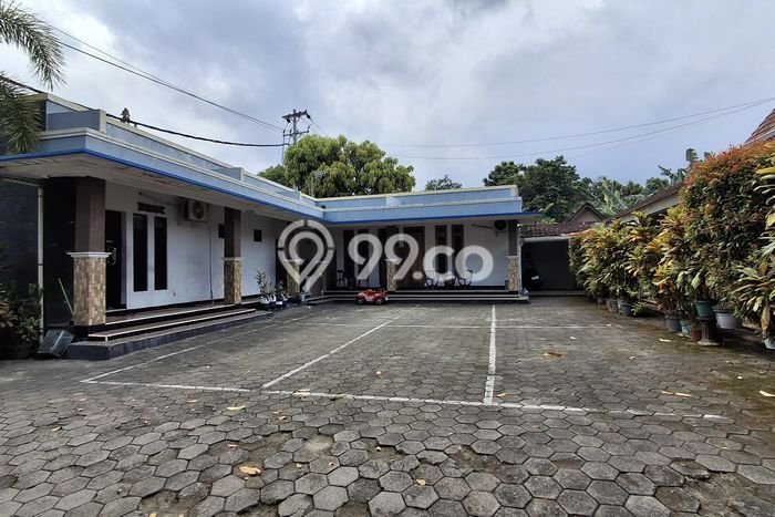 Komersial Komersial Dijual di Sleman Sleman LT 894m2 & LB 500m2 Komersial Komersial Dijual di Sleman Sleman LT 894m2 & LB 500m2