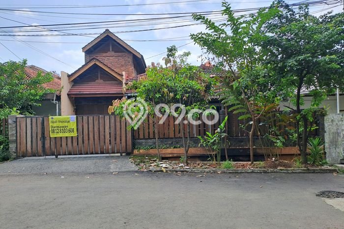 For Sale! Premium House LT 338m2 Desain Elegan di Tegallega For Sale! Premium House LT 338m2 Desain Elegan di Tegallega