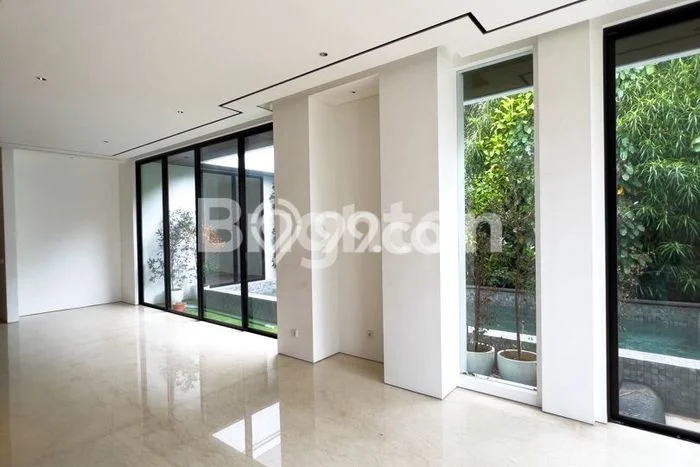 Hunian Elit LB 600m2 Siap Huni Desain Elegan di Pondok Indah, Jakarta Selatan Hunian Elit LB 600m2 Siap Huni Desain Elegan di Pondok Indah, Jakarta Selatan