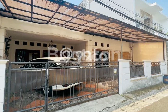 Siap Huni Rumah Mewah 3 Kamar di Menteng Dekat ke Mana Pun Siap Huni Rumah Mewah 3 Kamar di Menteng Dekat ke Mana Pun