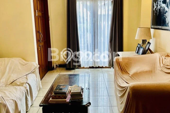 Rumah Elit Modern Tanpa Renovasi di Pondok Indah Jakarta Selatan Rumah Elit Modern Tanpa Renovasi di Pondok Indah Jakarta Selatan