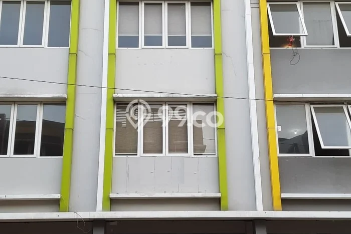Ruko Dijual di Bandung LT 70m2 & LB 180m2 Lokasi Terbaik! Ruko Dijual di Bandung LT 70m2 & LB 180m2 Lokasi Terbaik!
