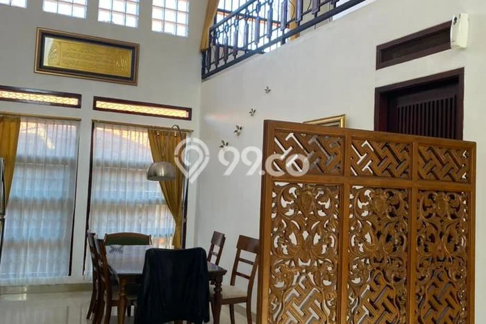 Rumah Mewah LB 371m2 Siap Pakai Desain Elegan di Terusan Buah Batu, Bandung Rumah Mewah LB 371m2 Siap Pakai Desain Elegan di Terusan Buah Batu, Bandung
