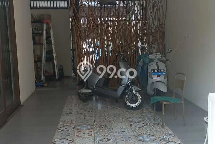 For Sale! Luxury House LT 180m2 Desain Elegan di Buah Batu For Sale! Luxury House LT 180m2 Desain Elegan di Buah Batu