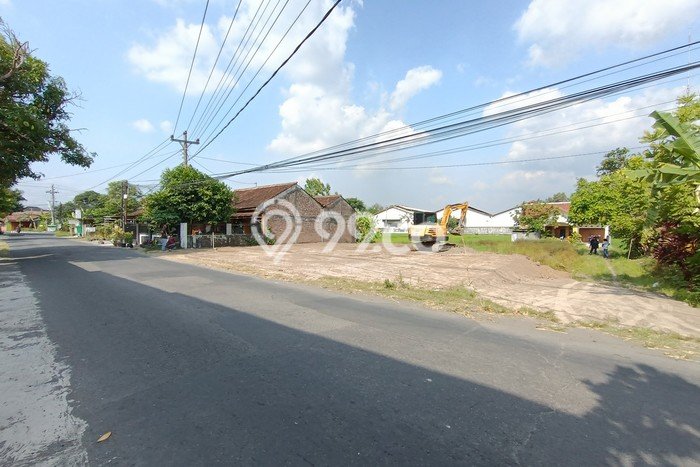 Tanah Kosong Dijual di Sleman dengan Area 144m2 Tanah Kosong Dijual di Sleman dengan Area 144m2