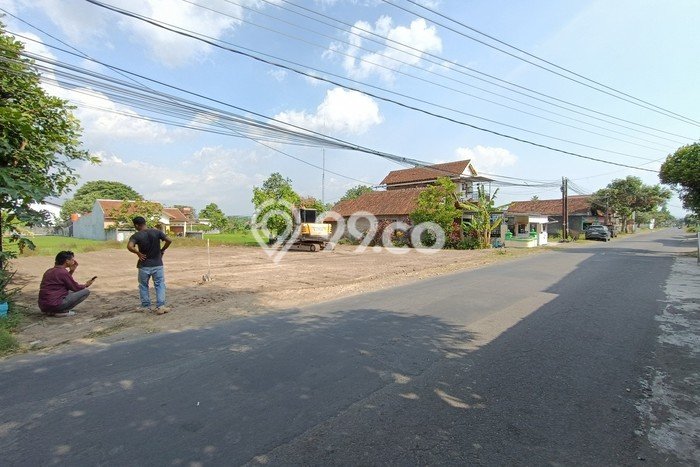 Tanah Kosong Dijual di Sleman dengan Area 144m2 Tanah Kosong Dijual di Sleman dengan Area 144m2