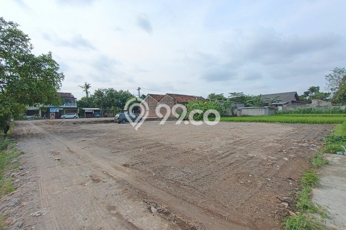 Tanah Kosong Dijual di Sleman dengan Area 144m2 Tanah Kosong Dijual di Sleman dengan Area 144m2