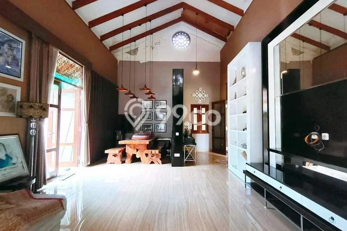 Vila Kawasan , Area 470m2m², Lokasi Strategis Vila Kawasan , Area 470m2m², Lokasi Strategis