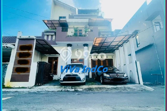 Hunian Elit LB 225m2 Siap Huni Desain Elegan di Caturtunggal, Yogyakarta Hunian Elit LB 225m2 Siap Huni Desain Elegan di Caturtunggal, Yogyakarta