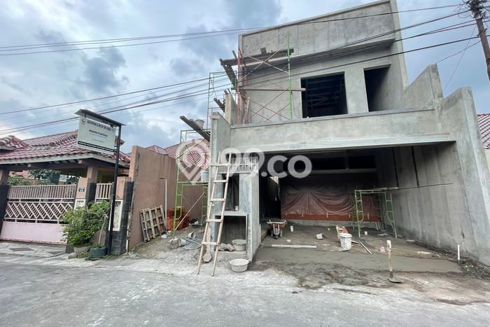 For Sale Rumah 4 Kamar Lokasi Strategis Bagus dan Strategis di Depok For Sale Rumah 4 Kamar Lokasi Strategis Bagus dan Strategis di Depok