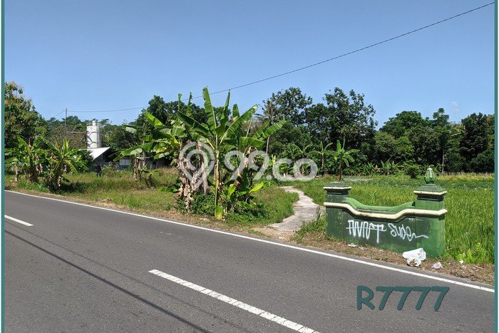 Tanah Jogjakarta, Dekat Jogja Eco Park, Pinggir Jalan Raya Tanah Jogjakarta, Dekat Jogja Eco Park, Pinggir Jalan Raya