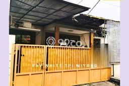 Hunian Cantik Modern Lb 165m2 di Wiyung, Surabaya Hunian Cantik Modern Lb 165m2 di Wiyung, Surabaya