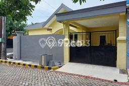 Rumah Strategis Modern Lb 160m2 di Wiyung, Surabaya Rumah Strategis Modern Lb 160m2 di Wiyung, Surabaya